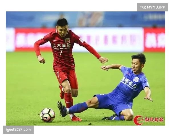 朗斯主帅萨奇谈定位球战术：半场严厉训话激发球员斗志